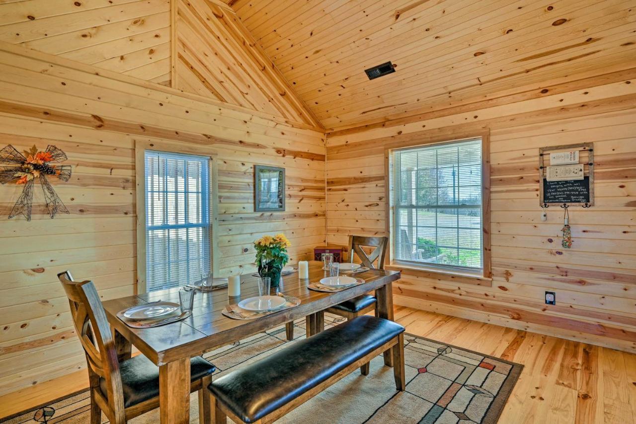 Вілла Breathtaking Elkin Getaway With Vineyard Views! Екстер'єр фото